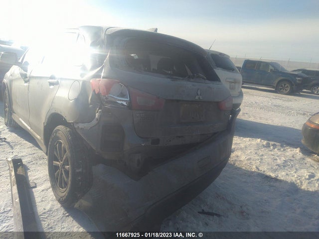 JA4AJ3AU1HZ604243 Mitsubishi RVR SE