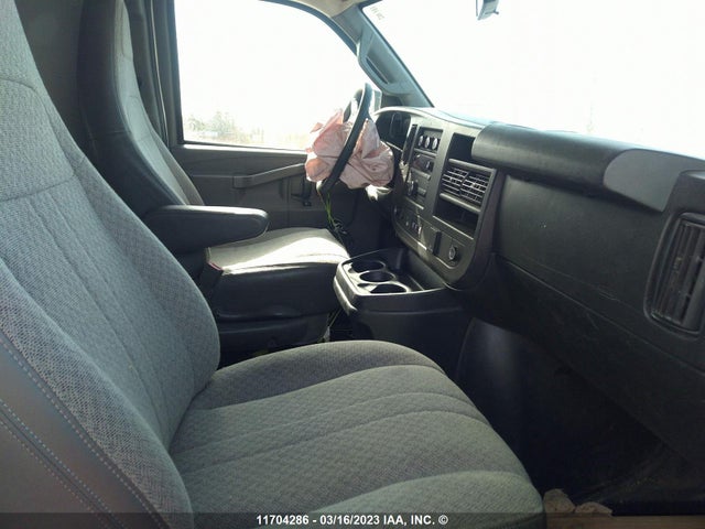 Chevrolet Express G2500 2019 1GCWGAFP2K1371156 Image 5