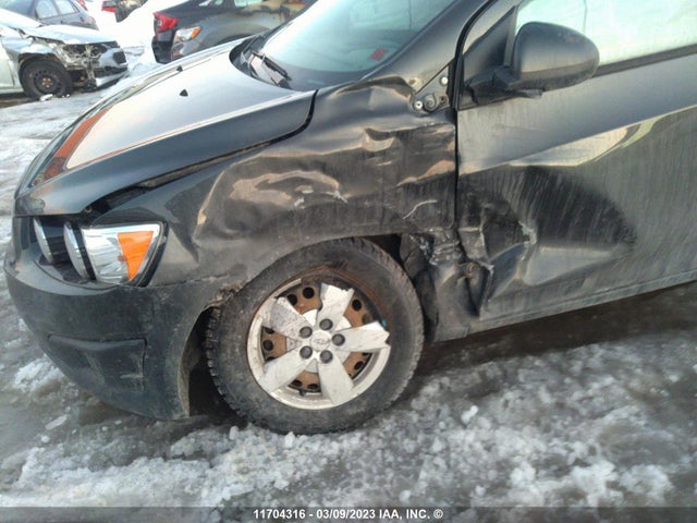 Chevrolet SONIC LS 2016 1G1JA6SH4G4176004 Image 12