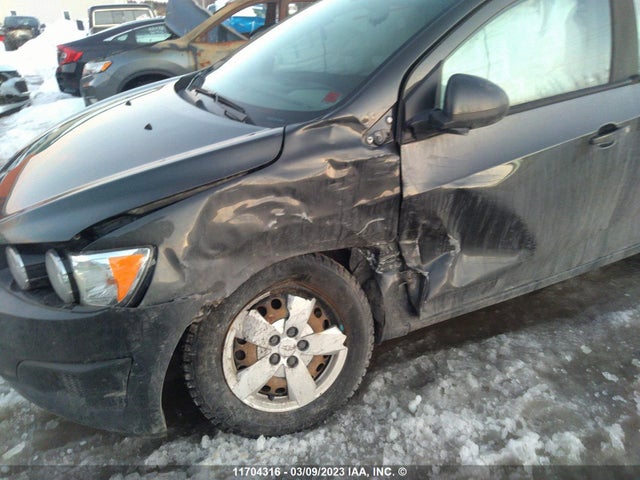 Chevrolet SONIC LS 2016 1G1JA6SH4G4176004 Image 6