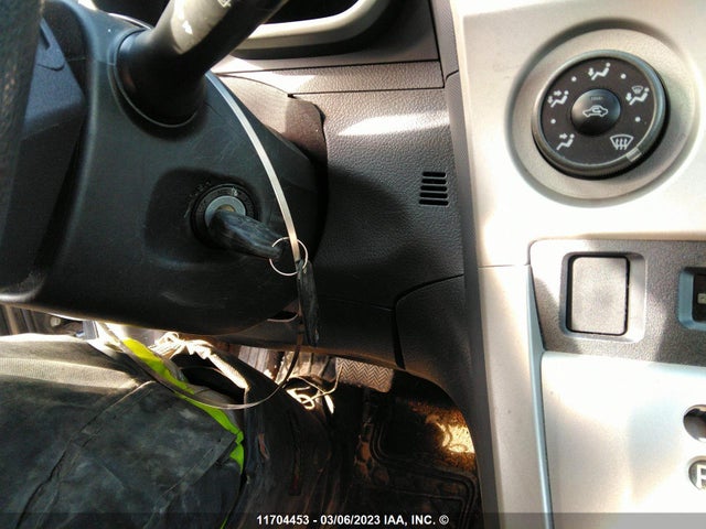 Toyota Matrix S 2014 2T1KU4EE3EC129940 Image 3
