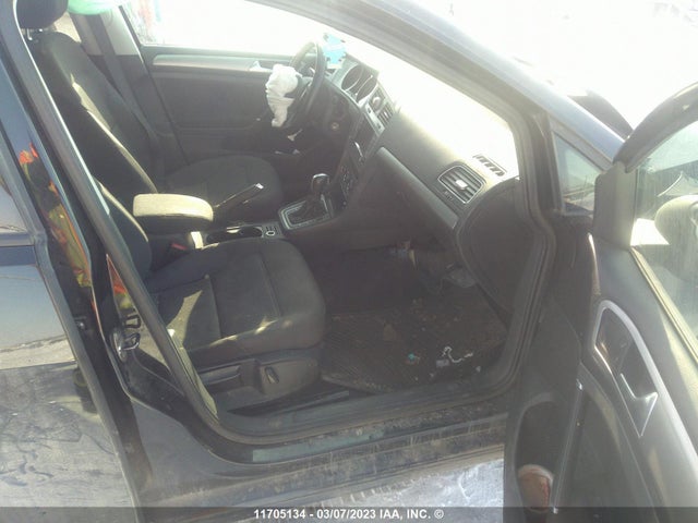 3VW217AU6FM096445 Volkswagen GOLF