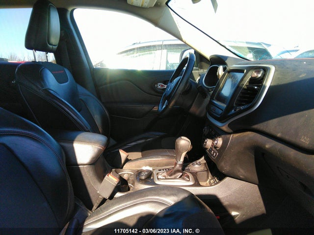 1C4PJMBS6HW552001 Jeep Cherokee Trailhawk