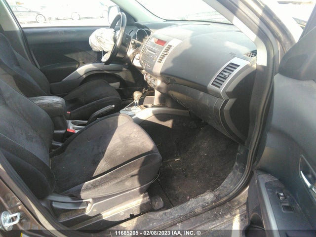 JA4AS2AW9AZ607373 Mitsubishi Outlander Es