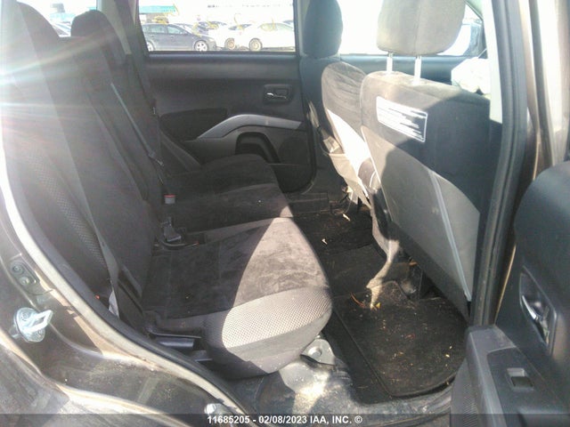 JA4AS2AW9AZ607373 Mitsubishi Outlander Es