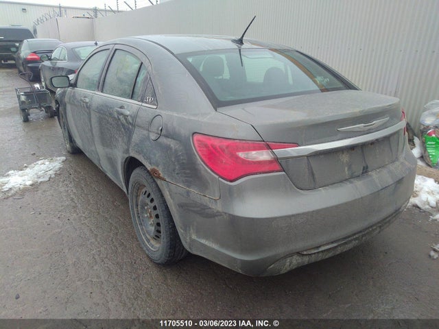 1C3CCBAB1DN569629 Chrysler 200 LX