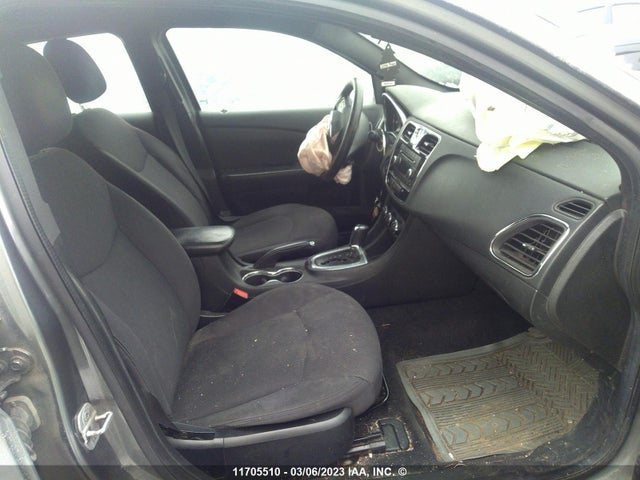 1C3CCBAB1DN569629 Chrysler 200 LX