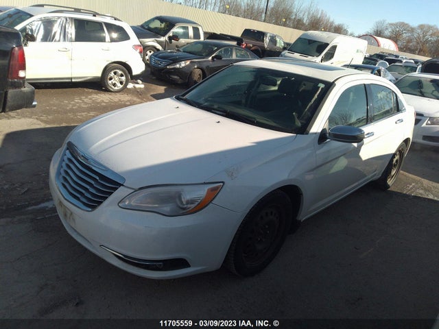 1C3CCBCG3EN121533 Chrysler 200 Limited