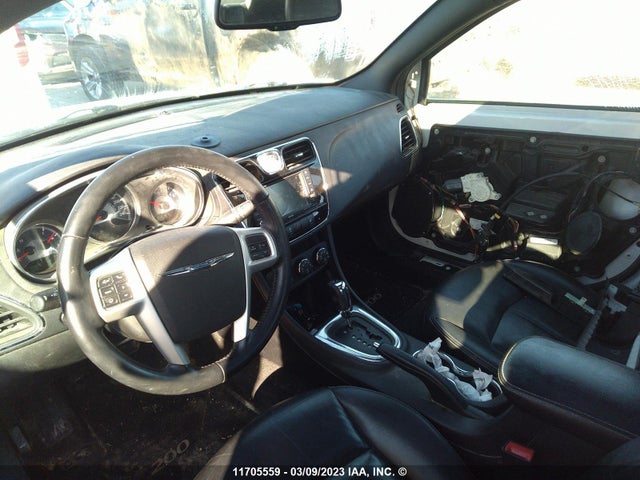 1C3CCBCG3EN121533 Chrysler 200 Limited