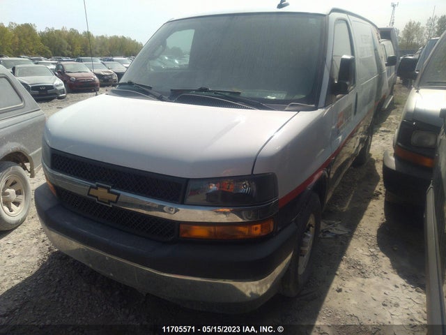 Chevrolet Express G2500 2019 1GCWGAFG4K1253058 Image 2