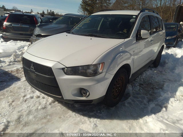JA4JT3AX7BU604899 Mitsubishi Outlander Se