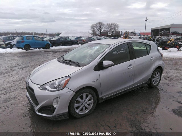 Toyota PRIUS C 2017 JTDKDTB37H1595490 Image 2