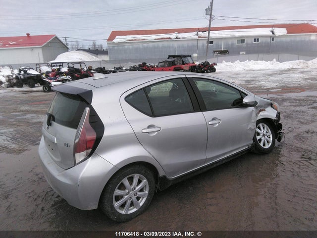 Toyota PRIUS C 2017 JTDKDTB37H1595490 Image 4