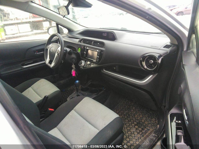 Toyota PRIUS C 2017 JTDKDTB37H1595490 Image 5