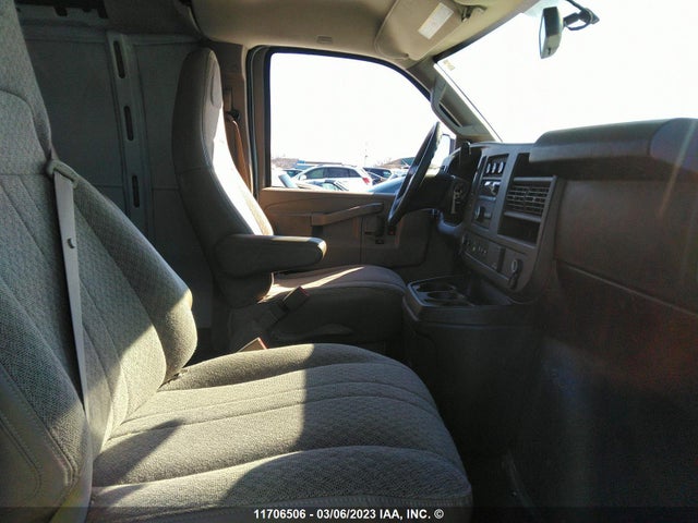 Chevrolet Express G2500 2018 1GCWGBFP5J1334512 Image 5