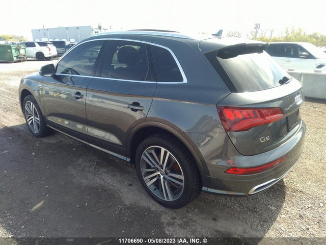 WA1FNAFYXJ2017600 Audi Q5 Technik S-line