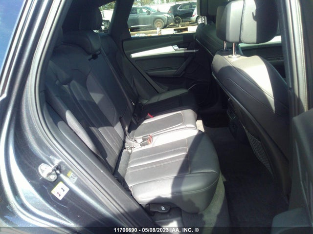 WA1FNAFYXJ2017600 Audi Q5 Technik S-line