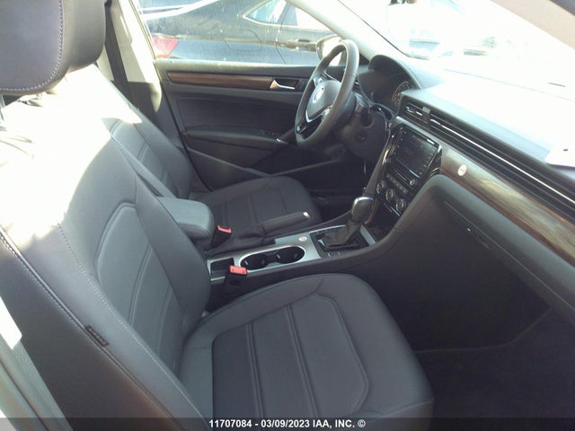 Volkswagen Passat Limited Edition 2022 1VWBA7A38NC007966 Image 5