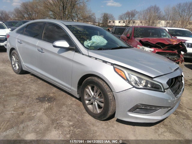 Hyundai SONATA SE 2016 5NPE24AF1GH293611 Image 1