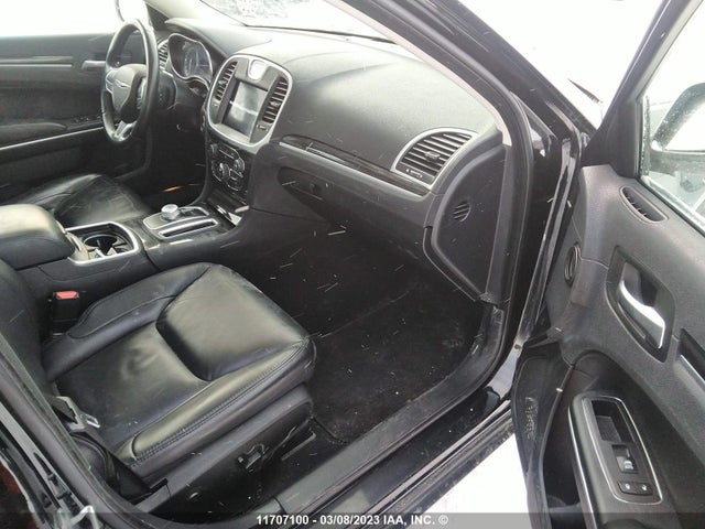2C3CCARG6KH560473 Chrysler 300 Touring