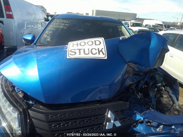 JA4ATUAA5NZ600925 Mitsubishi Eclipse Cross Es