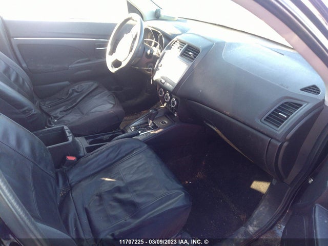 JA4AJ3AU5JU601252 Mitsubishi RVR SE