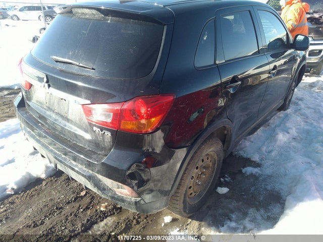 JA4AJ3AU5JU601252 Mitsubishi RVR SE