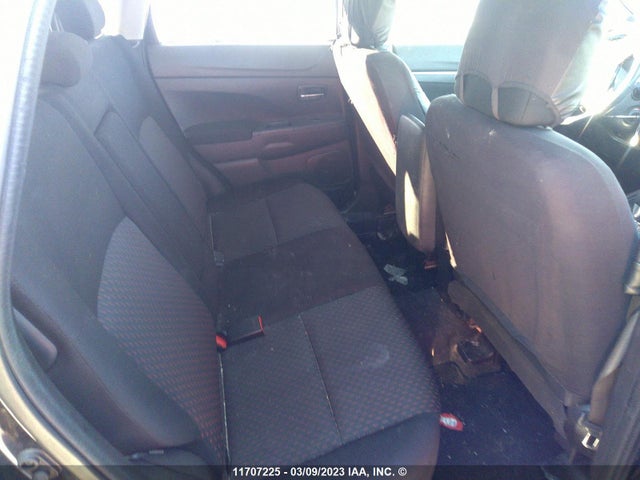 JA4AJ3AU5JU601252 Mitsubishi RVR SE