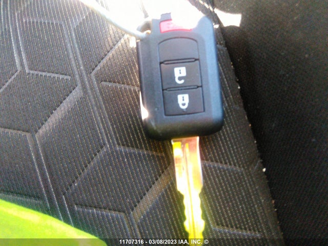 JA4AJUAU5NU602719 Mitsubishi RVR ES