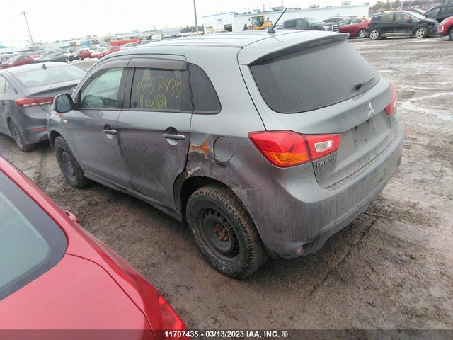 4A4AH3AU3EE606881 Mitsubishi RVR SE