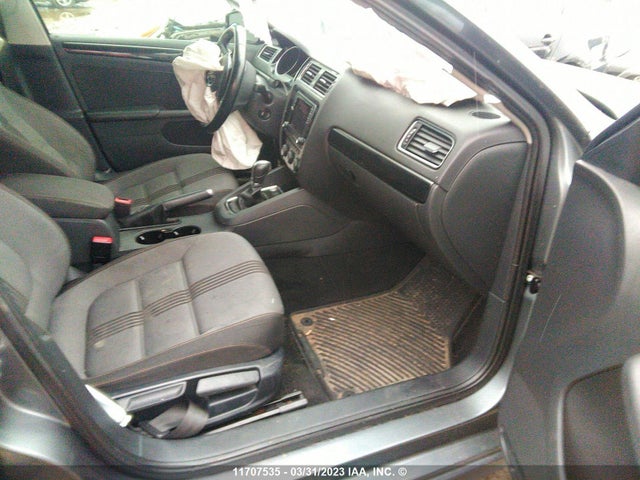3VWDB7AJ9HM292443 Volkswagen JETTA SE