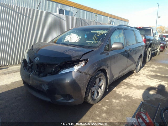 Toyota SIENNA 2017 5TDZZ3DC8HS808995 Image 2