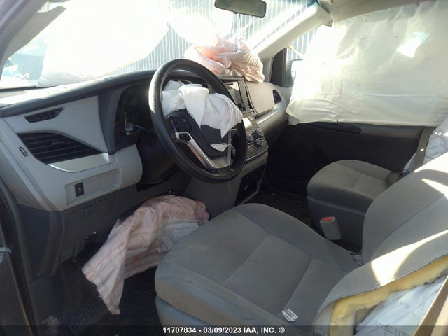 Toyota SIENNA 2017 5TDZZ3DC8HS808995 Image 6