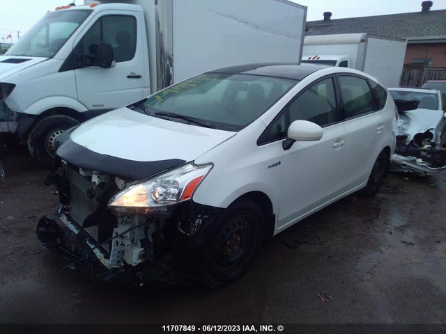 Toyota PRIUS V 2014 JTDZN3EU4E3320482 Image 2