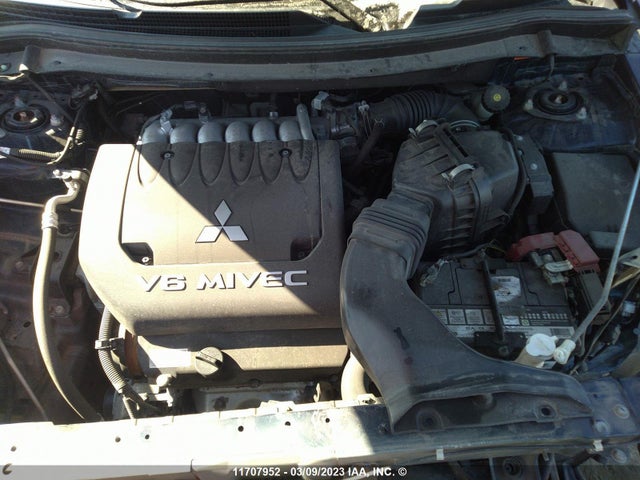 JA4JZ3AX0JZ605411 Mitsubishi Outlander Se/sel