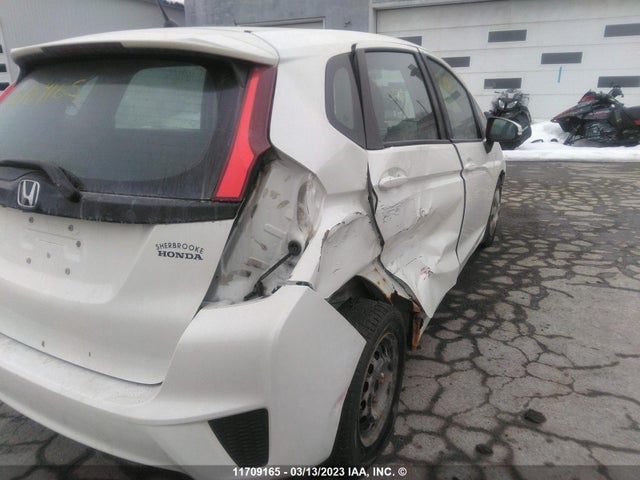 Honda FIT LX 2015 3HGGK5H50FM106784 Image 6