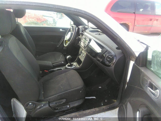 3VWJ07AT8FM604419 Volkswagen Beetle 1.8t