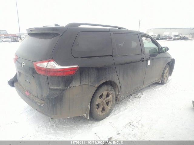 Toyota SIENNA LE 2019 5TDKZ3DC4KS012852 Image 4