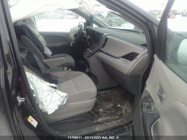 Toyota SIENNA LE 2019 5TDKZ3DC4KS012852 Image 5