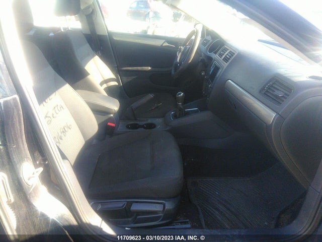 3VW167AJ1GM316806 Volkswagen JETTA S