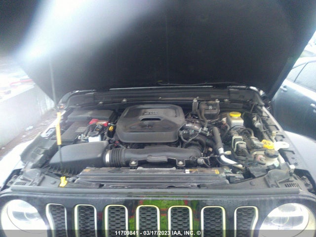 1C4HJXEN4MW710664 Jeep TJ