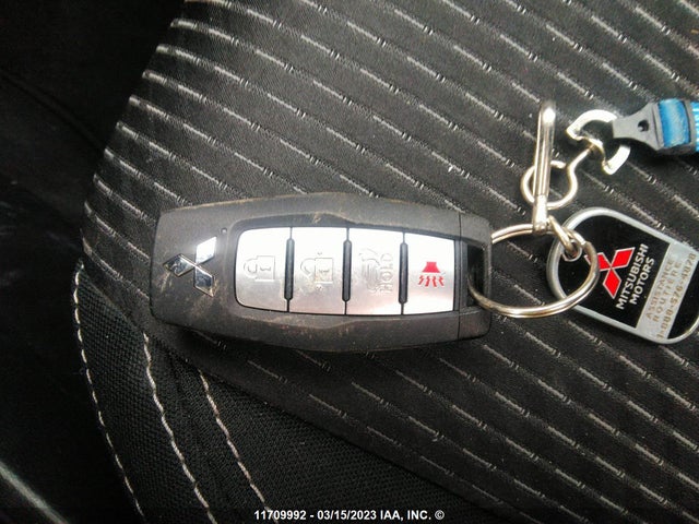 JA4J4UA89NZ605345 Mitsubishi Outlander Se/black Edition