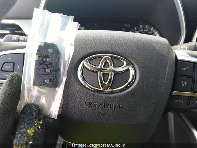 Toyota Highlander Xle 2021 5TDGZRBH8MS547385 Image 3