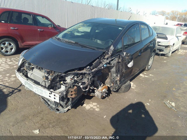 Toyota PRIUS 2015 JTDKN3DU4F0452924 Image 2