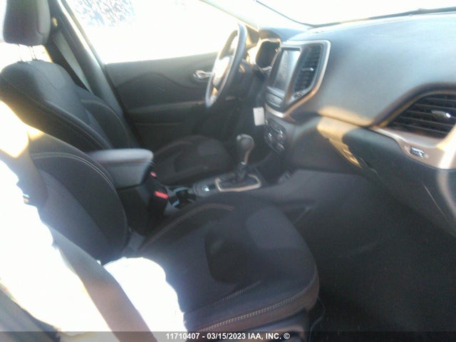 1C4PJLCS1FW541851 Jeep Cherokee Latitude