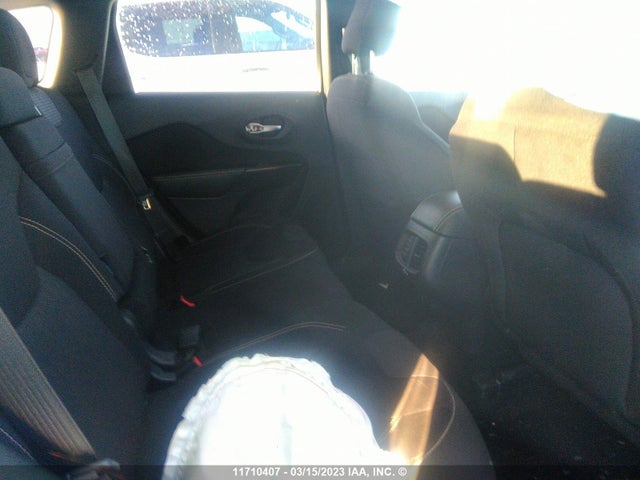1C4PJLCS1FW541851 Jeep Cherokee Latitude