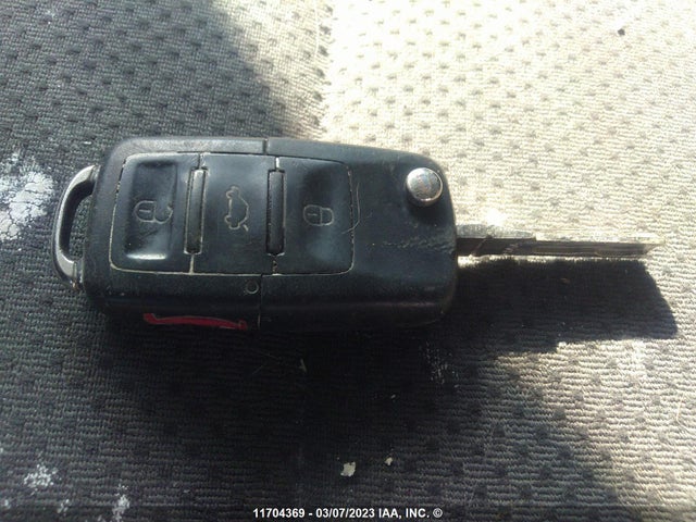 Volkswagen Rabbit 2007 WVWCR71K57W083718 Image 3
