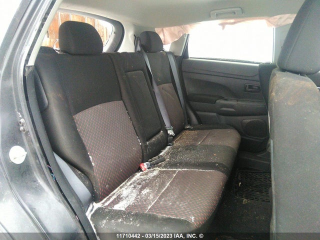 JA4AH3AU5JU601828 Mitsubishi Rvr Se/es
