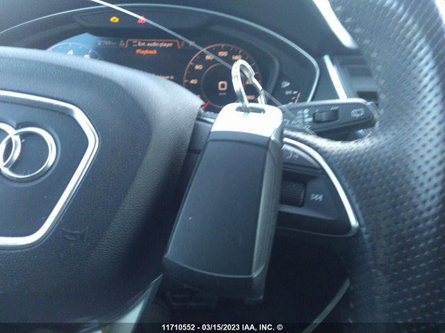 WA1FNAFY7J2116262 Audi Q5 Technik S-line