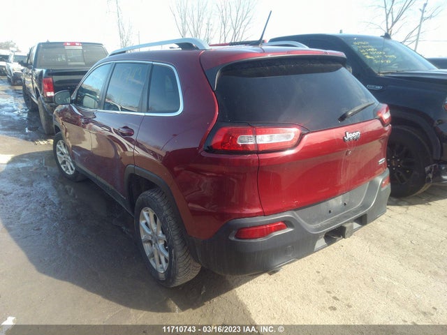 1C4PJLCB8FW782984 Jeep Cherokee Latitude